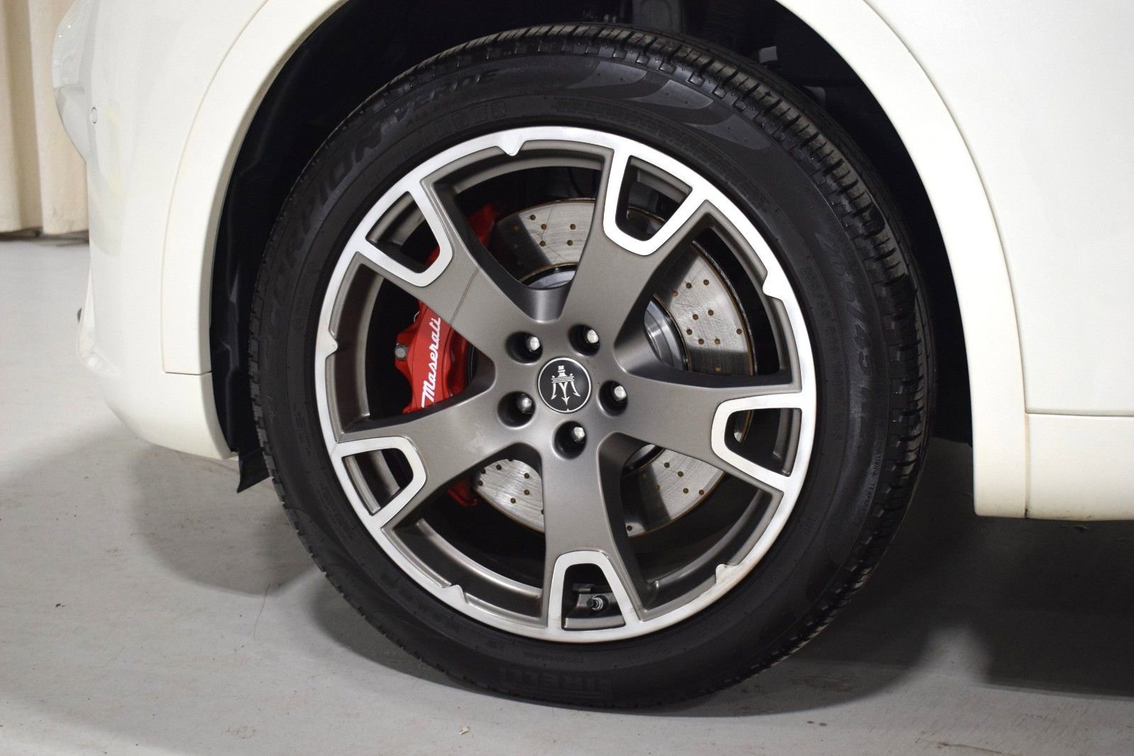 Used 2022 Maserati Levante Modena image 6