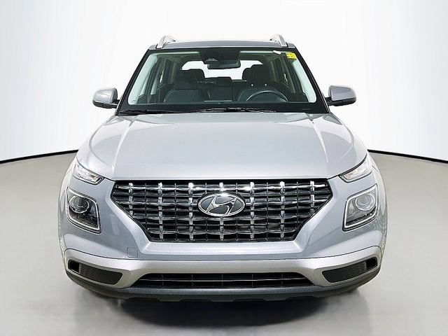 Used 2023 Hyundai Venue SEL w/ Cargo Package FWD image 2