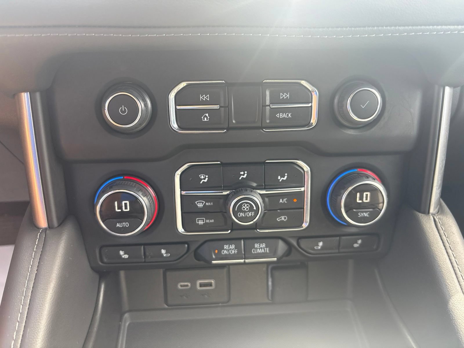 Used 2024 Chevrolet Tahoe LT RWD image 23