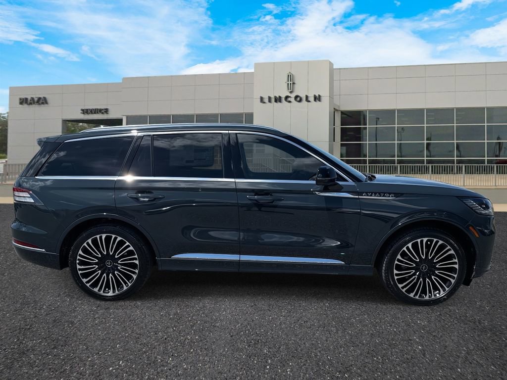 New 2025 Lincoln Aviator Black Label image 2