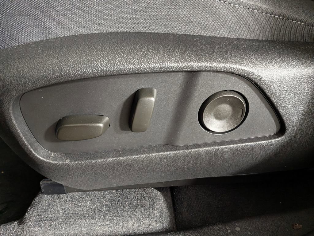 New 2026 Chevrolet Equinox LT w/ Convenience Package II image 16