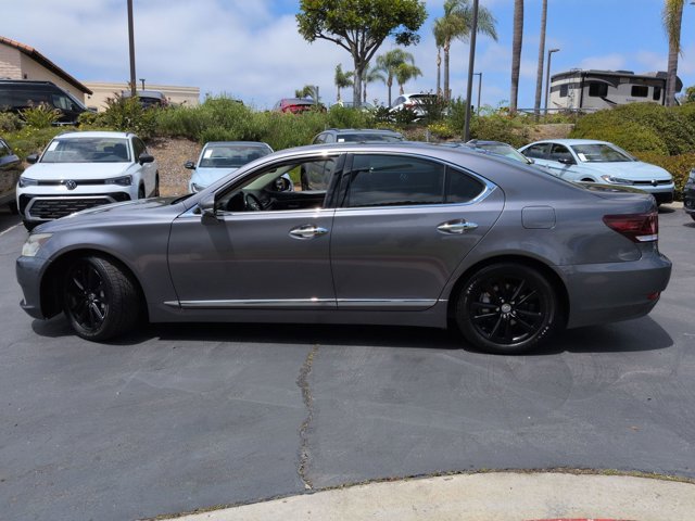Used 2013 Lexus LS 460 w/ Comfort Pkg RWD image 9