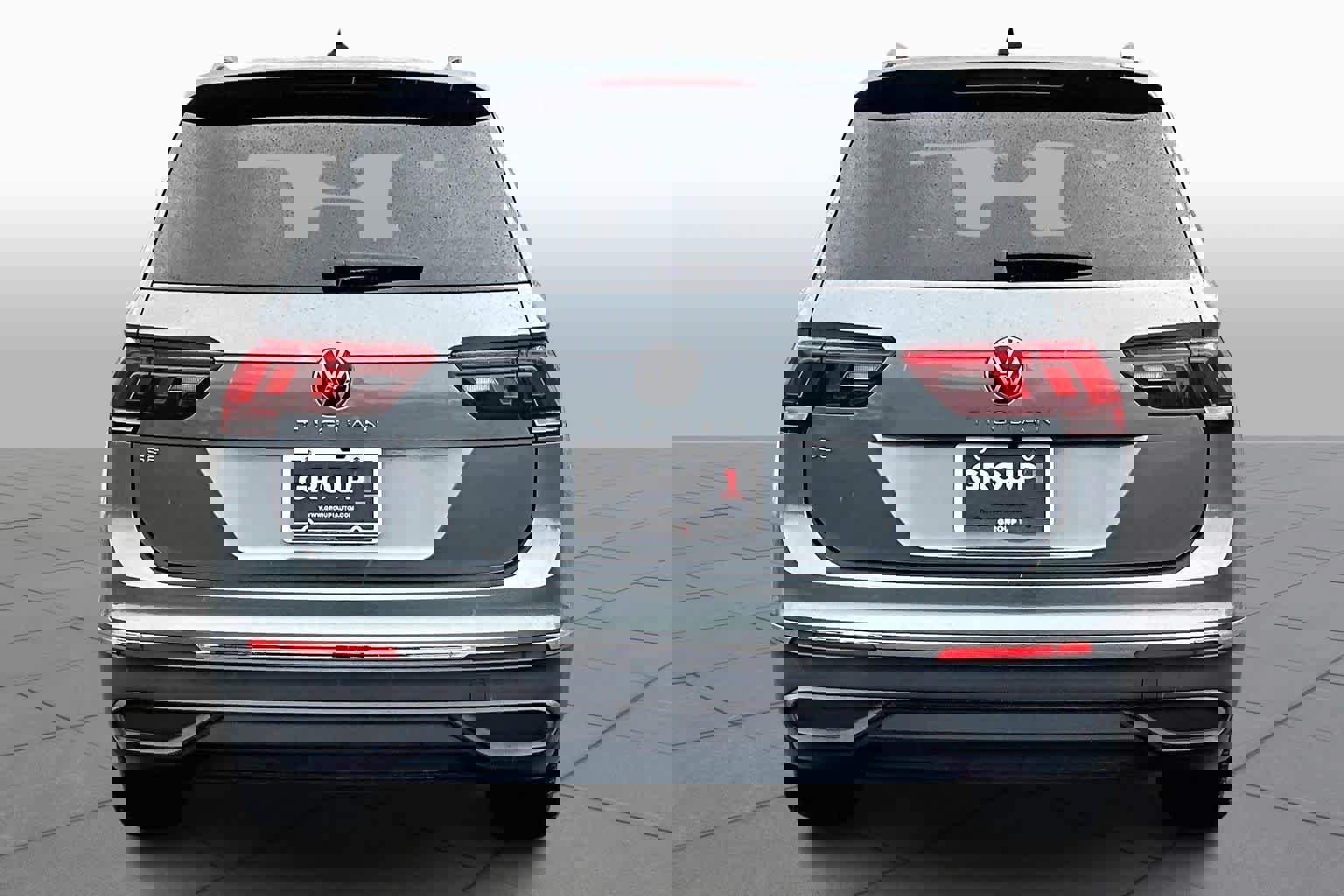 Used 2022 Volkswagen Tiguan SE w/ Panoramic Sunroof Package image 5