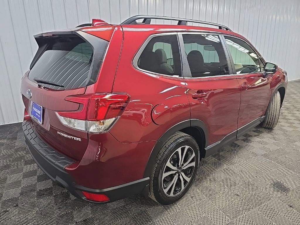 Used 2022 Subaru Forester Limited image 10