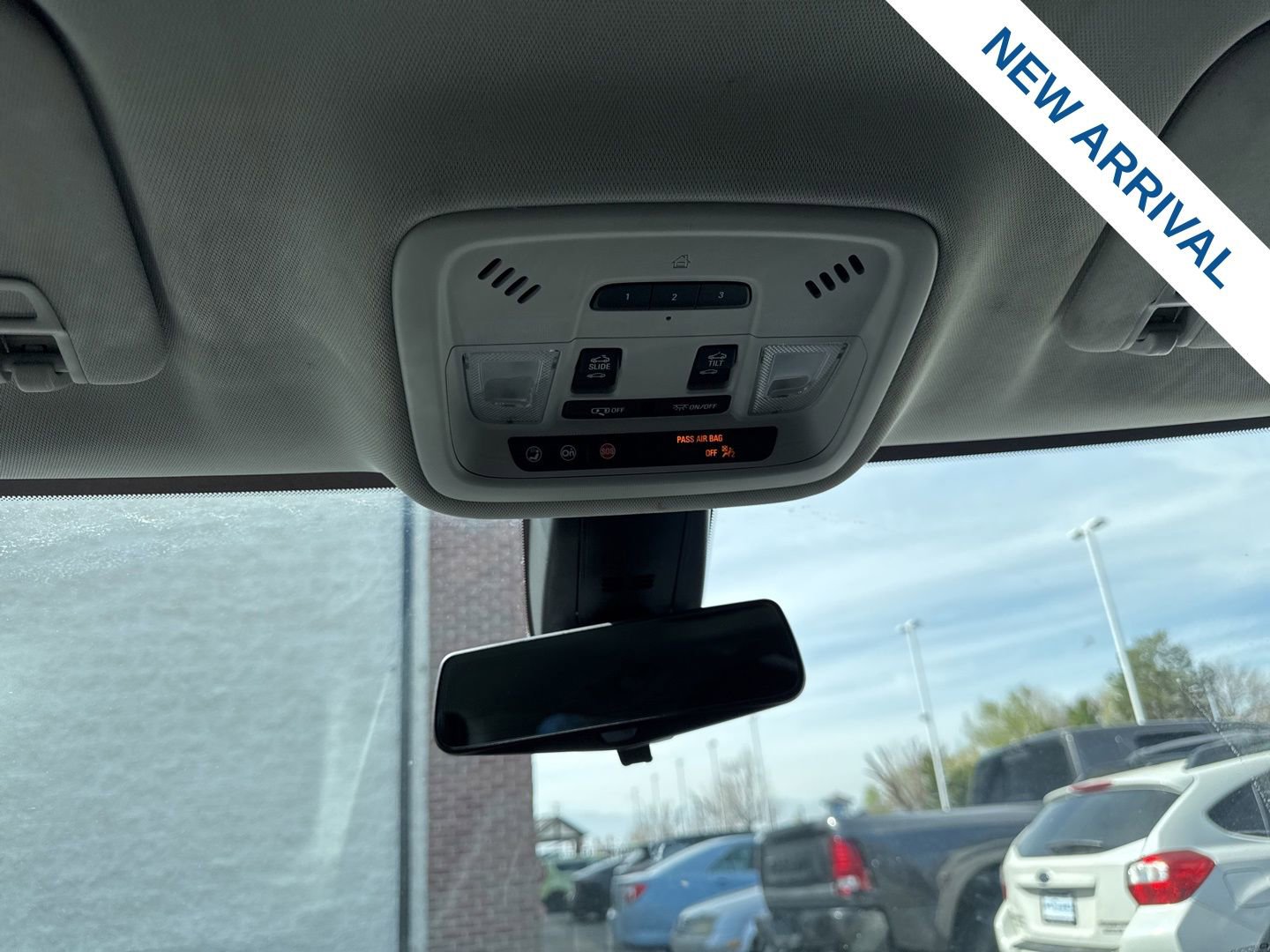 Used 2020 Chevrolet Traverse Premier image 28