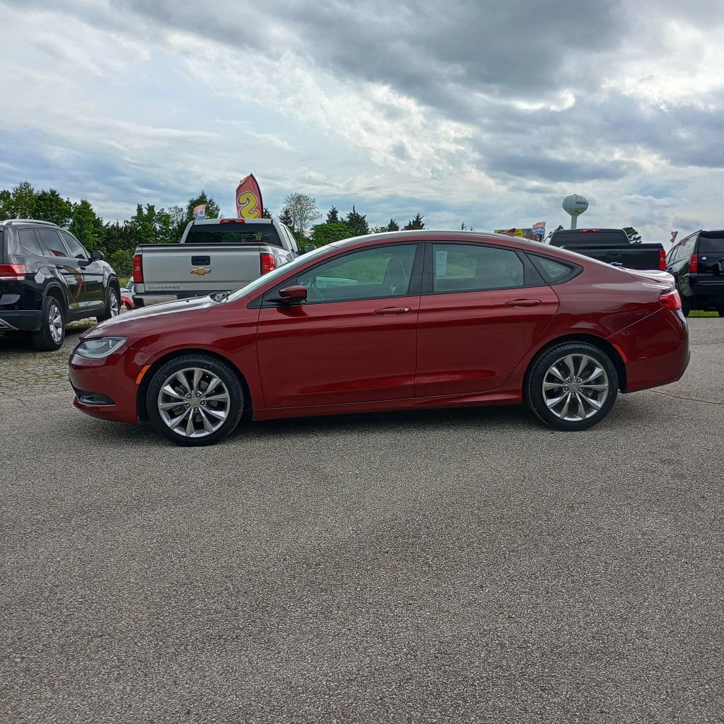 Used 2015 Chrysler 200 S w/ Navigation & Sound Group I FWD image 2