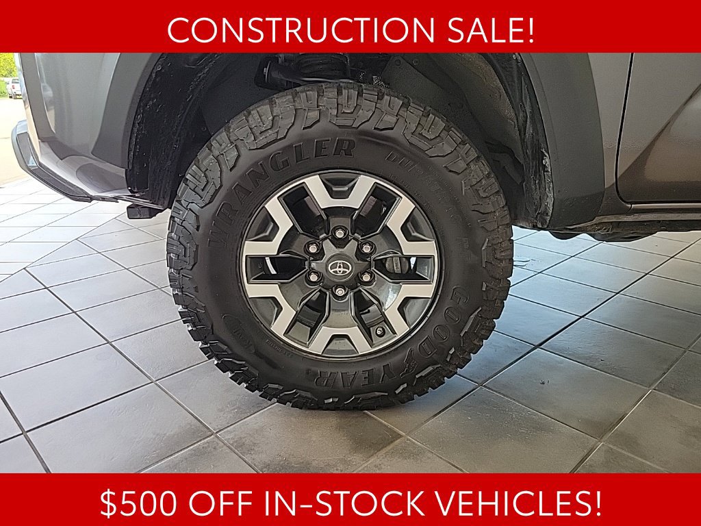 Used 2021 Toyota Tacoma TRD Off-Road w/ Technology Package AWD/4WD image 15