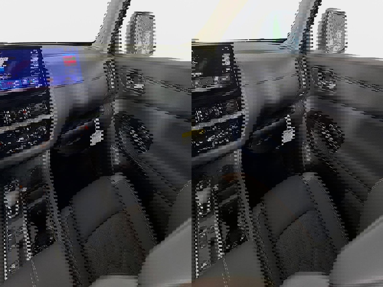 New 2026 Nissan Pathfinder Platinum image 24