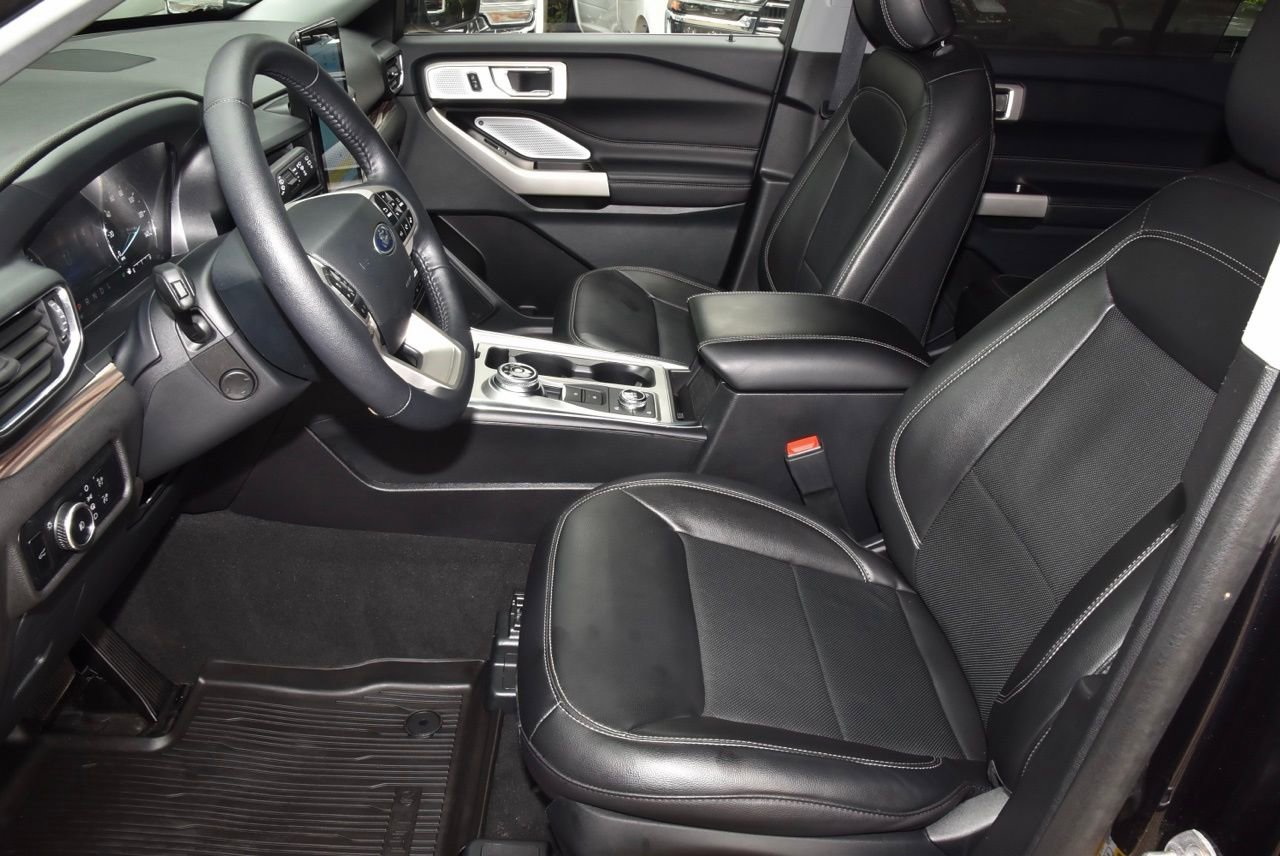 Certified 2024 Ford Explorer Limited w/ Limited Technology Package image 13