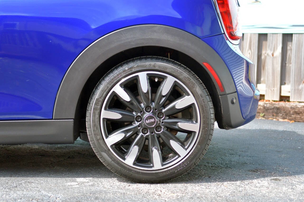 Used 2019 MINI Cooper S w/ Signature Upholstery Package image 8