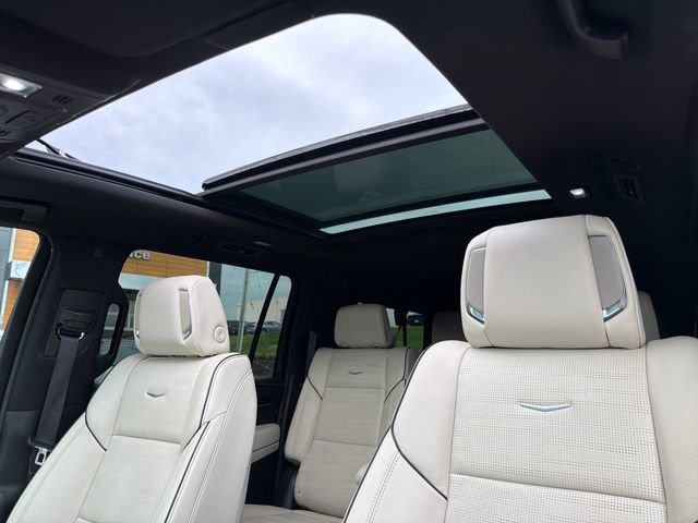 Used 2024 Cadillac Escalade ESV Sport image 41