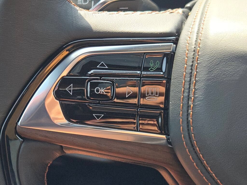 Certified 2025 Jeep Grand Cherokee Summit w/ Adv Protech Group IV AWD/4WD image 30