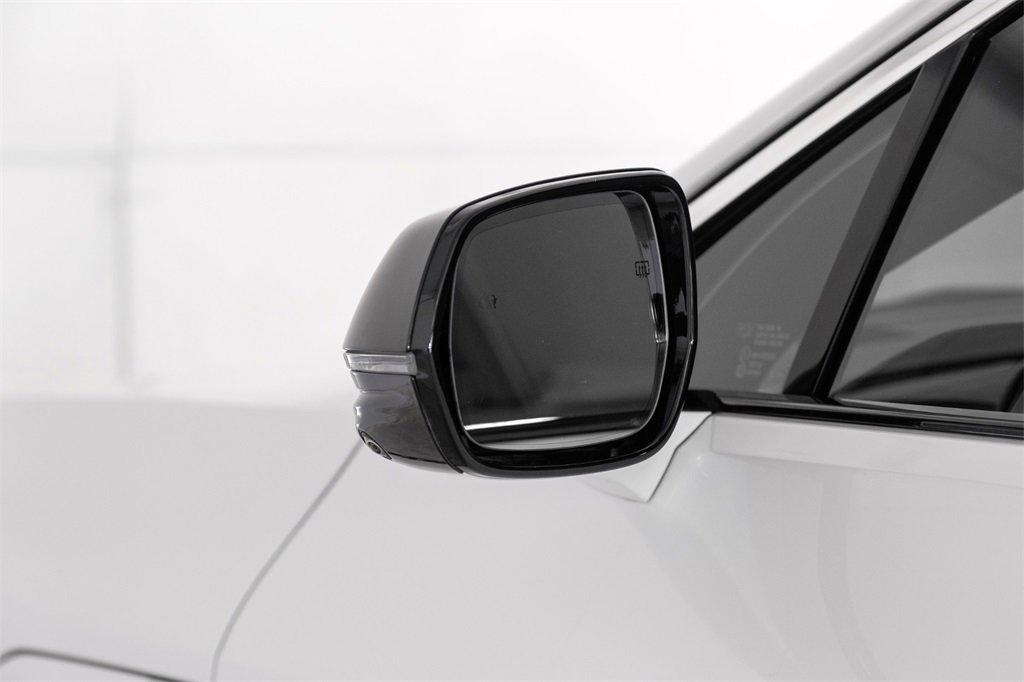 Used 2024 Cadillac Lyriq Luxury image 40