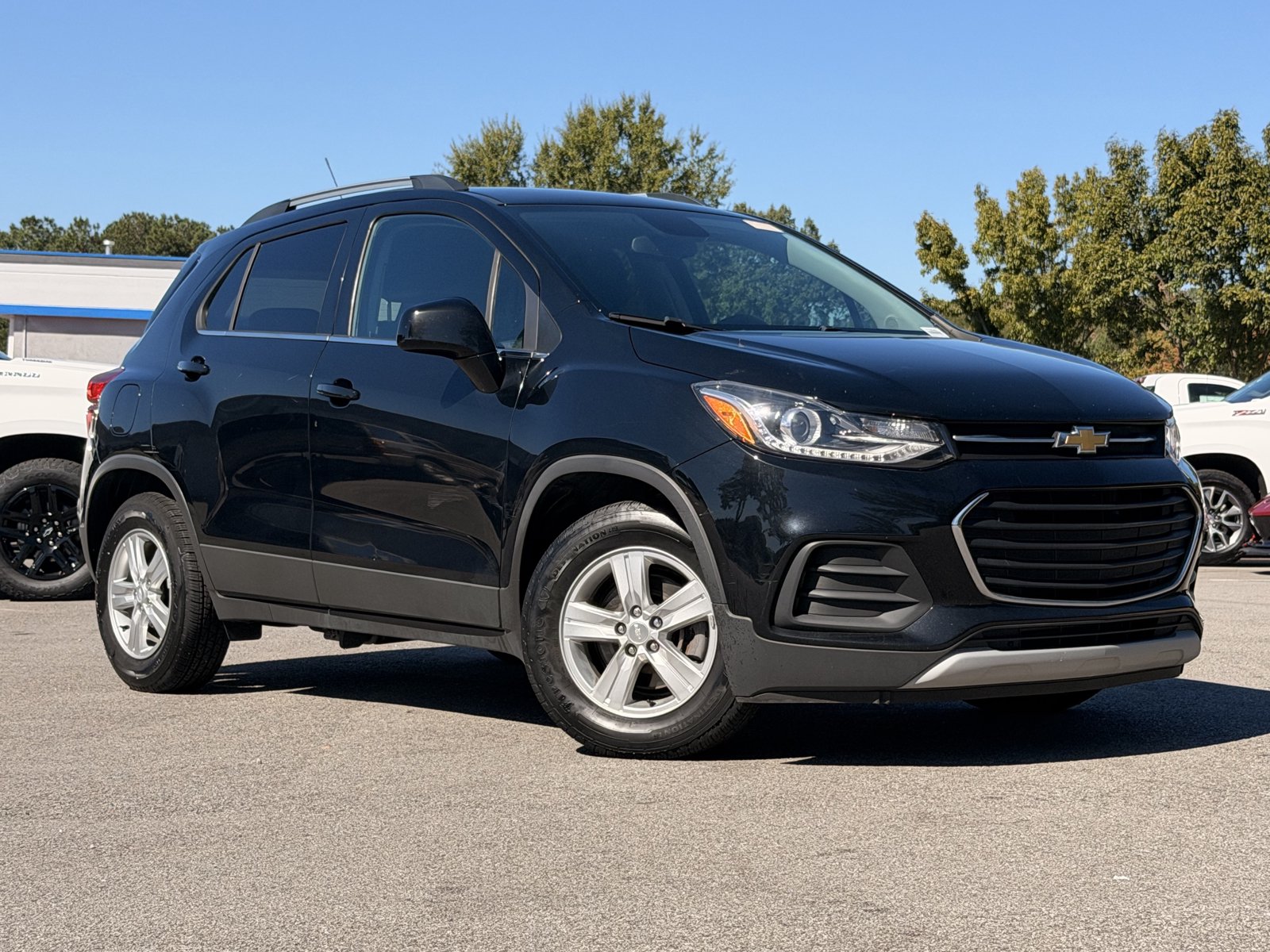 Used 2020 Chevrolet Trax LT FWD image 2