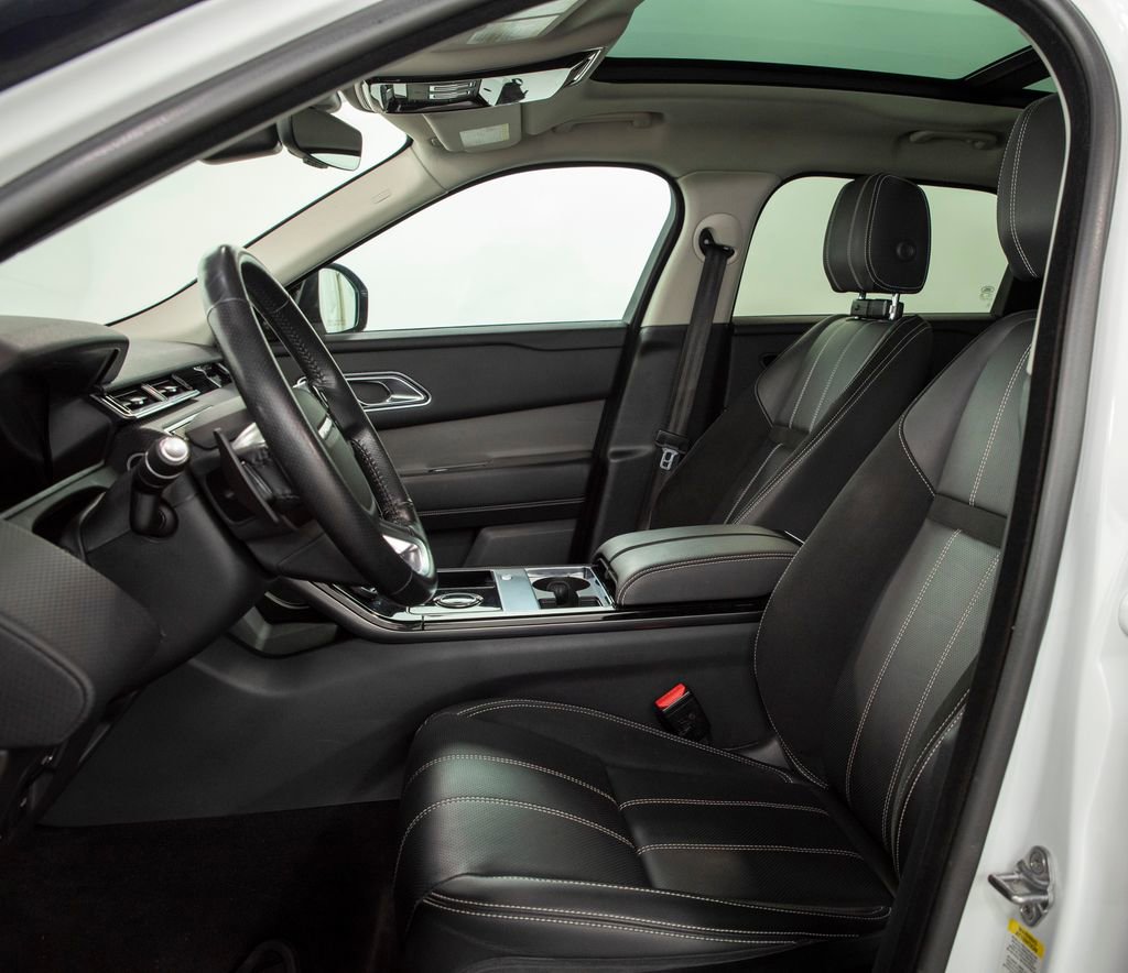 Used 2018 Land Rover Range Rover Velar S image 8