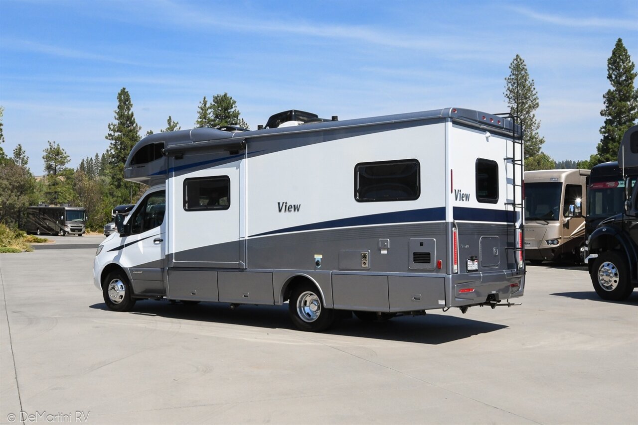 Used 2021 Mercedes-Benz Sprinter 3500 image 2