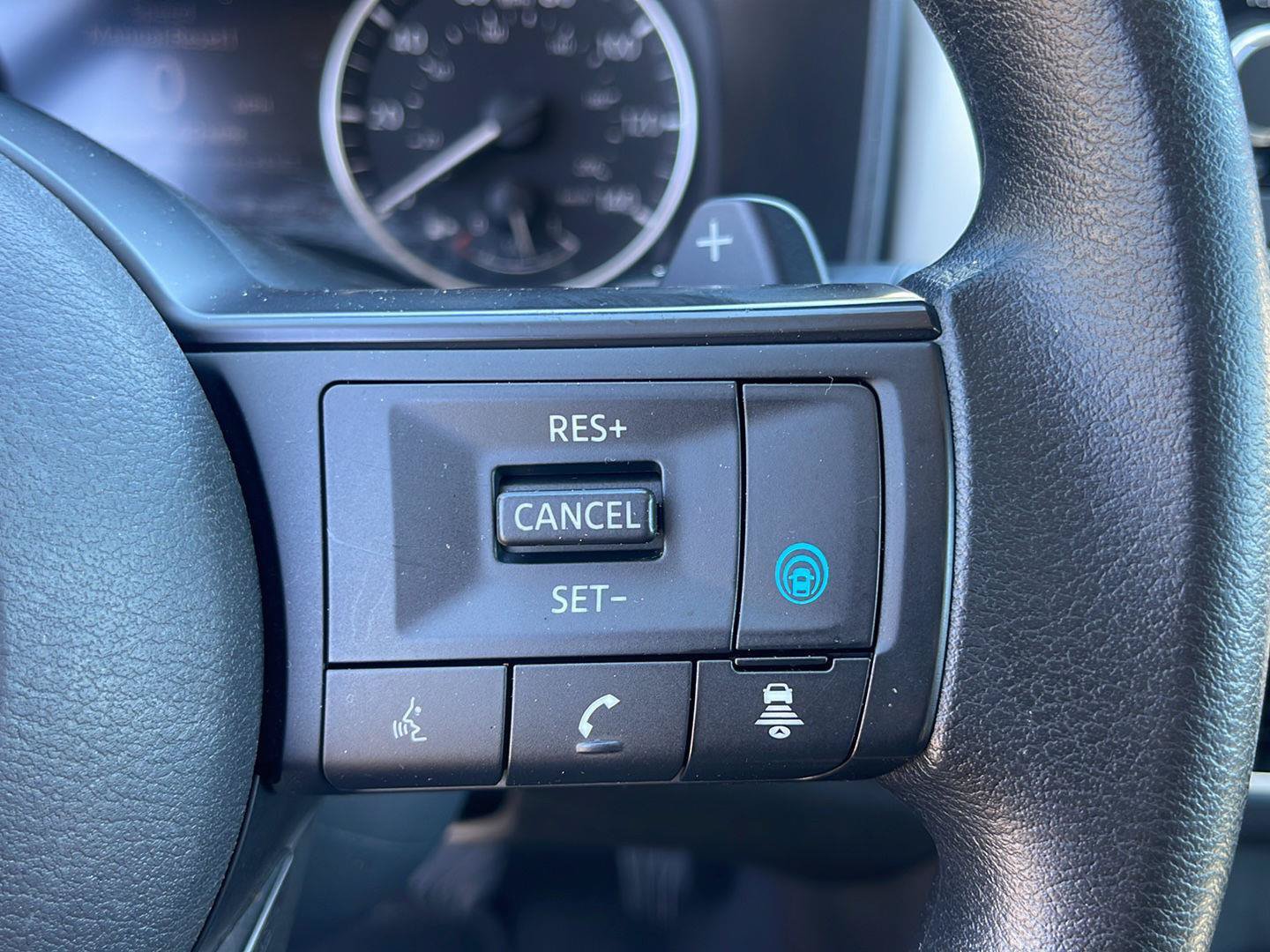 Used 2024 Nissan Rogue SV FWD image 20