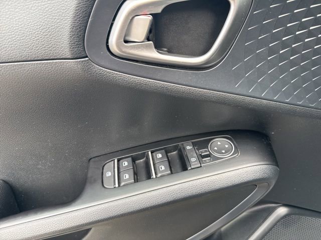 Certified 2022 Kia Soul S image 10