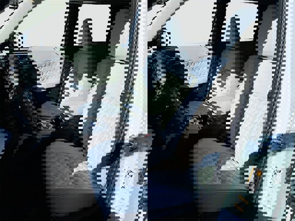 New 2025 Mitsubishi Outlander SEL image 23