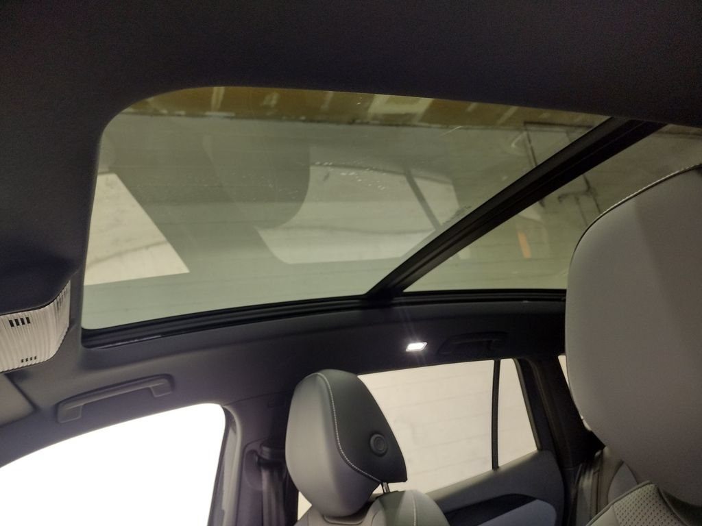 New 2026 Volkswagen Tiguan SE R-Line AWD/4WD image 26
