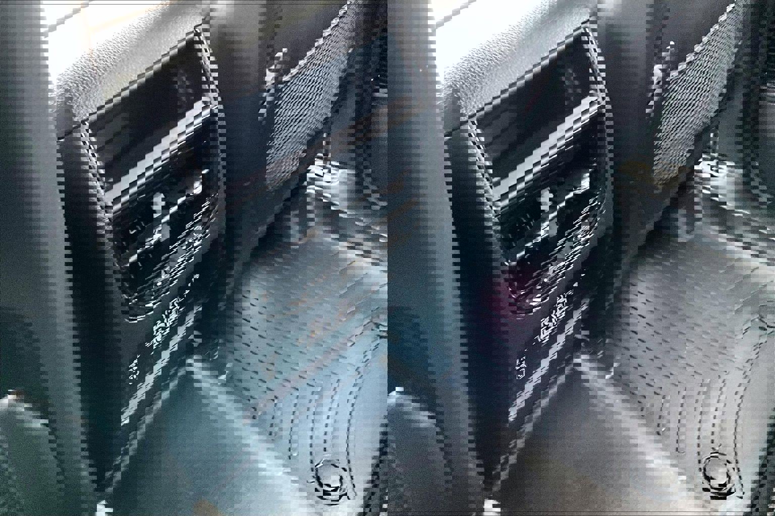 Used 2023 Jeep Grand Cherokee Overland image 30