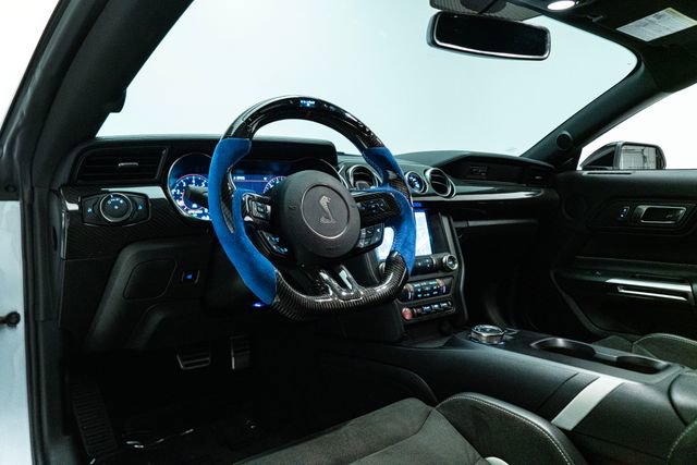 Used 2021 Ford Mustang Shelby GT500 w/ Carbon Fiber Track Pack image 24