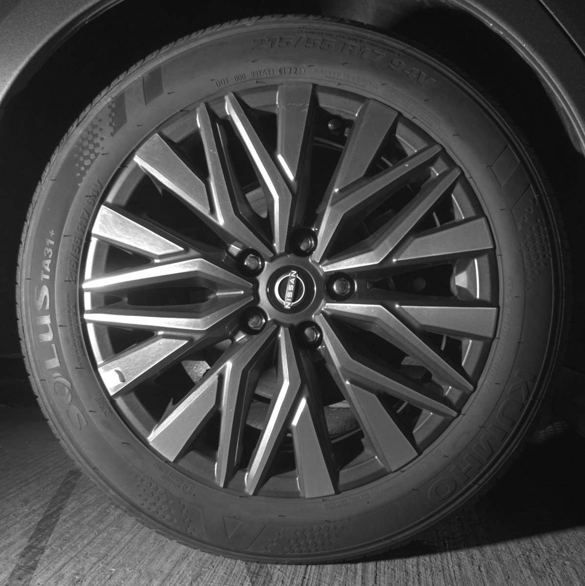 Used 2025 Nissan Altima 2.5 SV FWD image 15