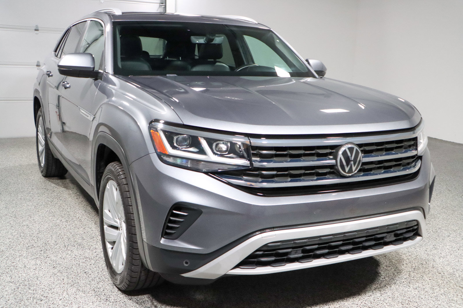Used 2022 Volkswagen Atlas Cross Sport SE image 5