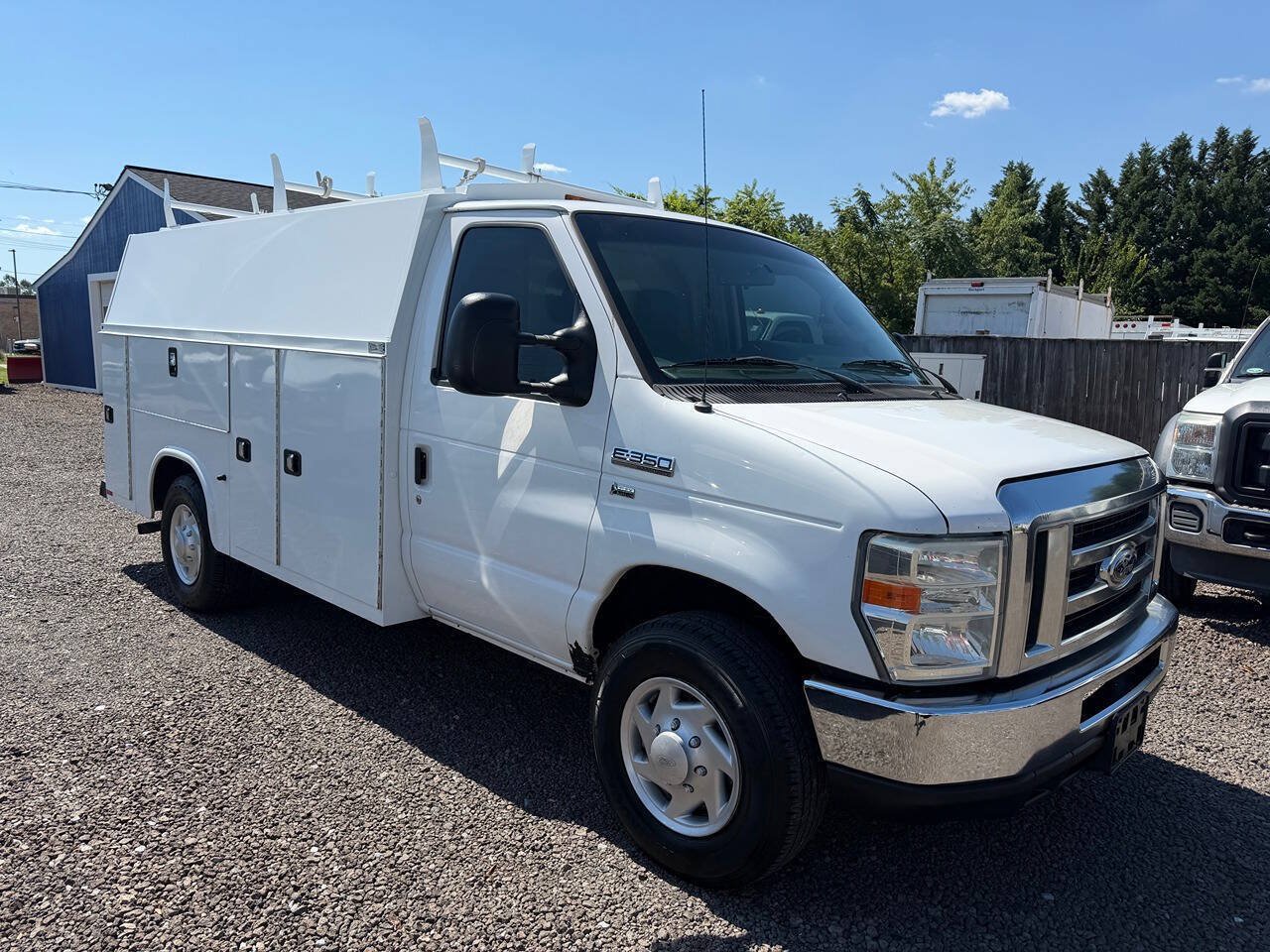 Used 2016 Ford E-350 and Econoline 350 Super Duty w/ Power Windows & Locks Group RWD image 3