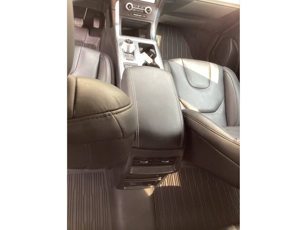 Used 2021 Ford Edge Titanium AWD/4WD image 18