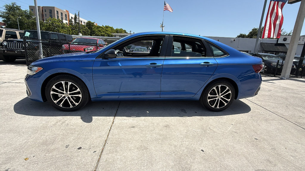 Used 2022 Volkswagen Jetta Sport FWD image 11