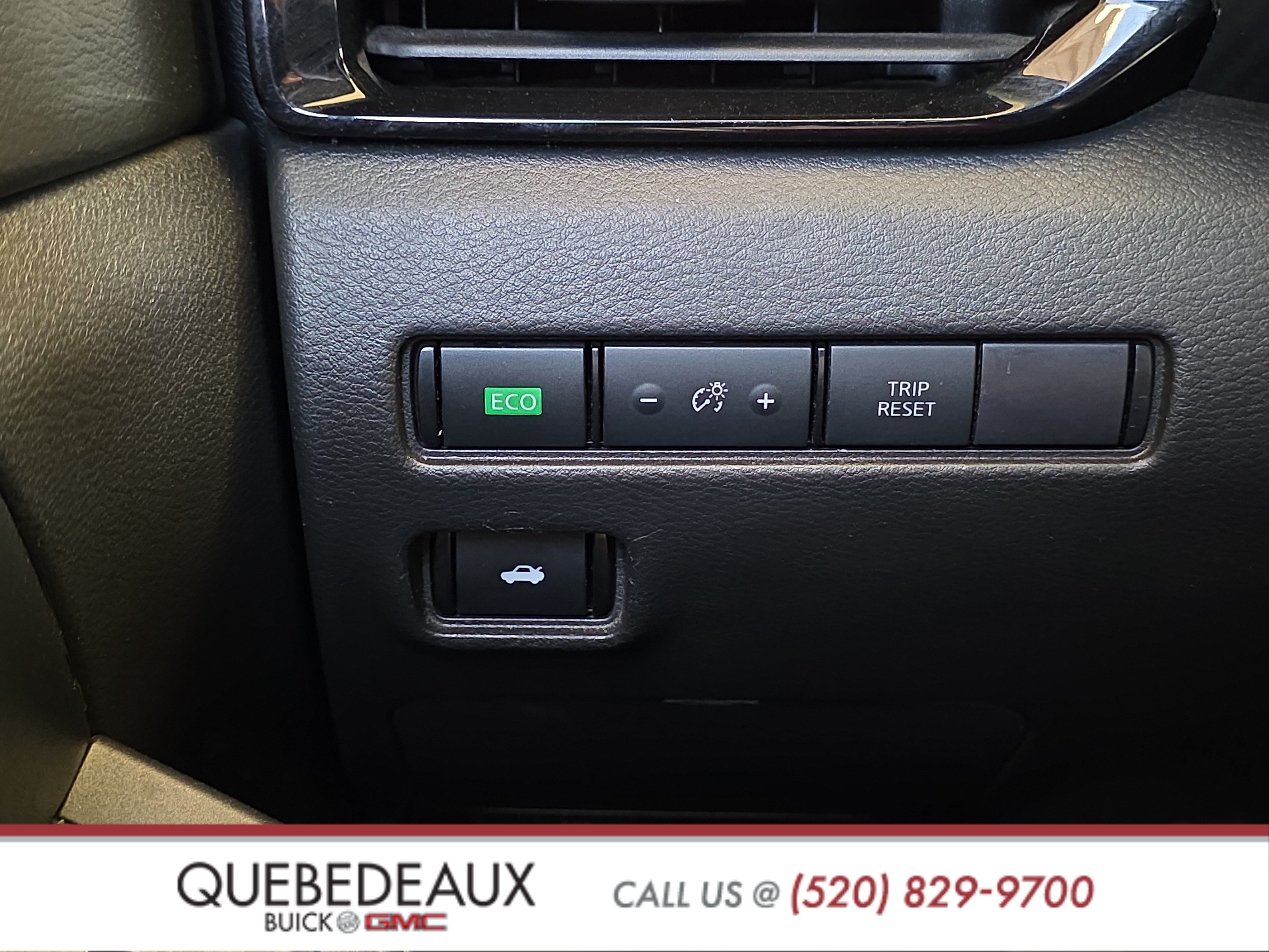 Used 2024 Nissan Sentra SV FWD image 23