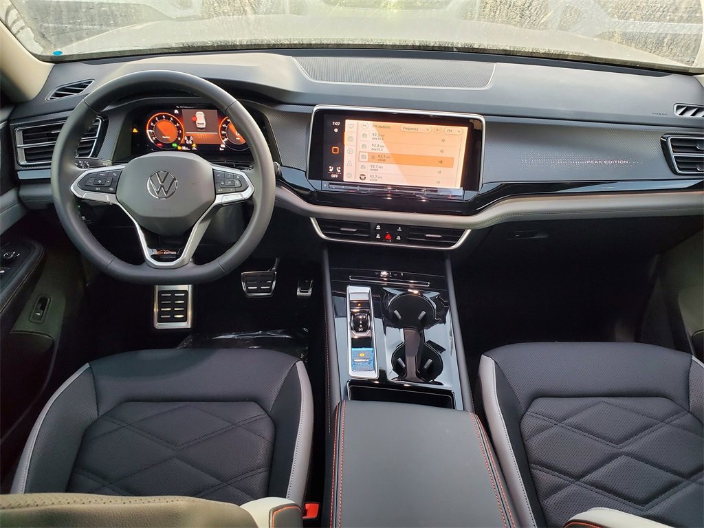 New 2026 Volkswagen Atlas Peak Edition image 6