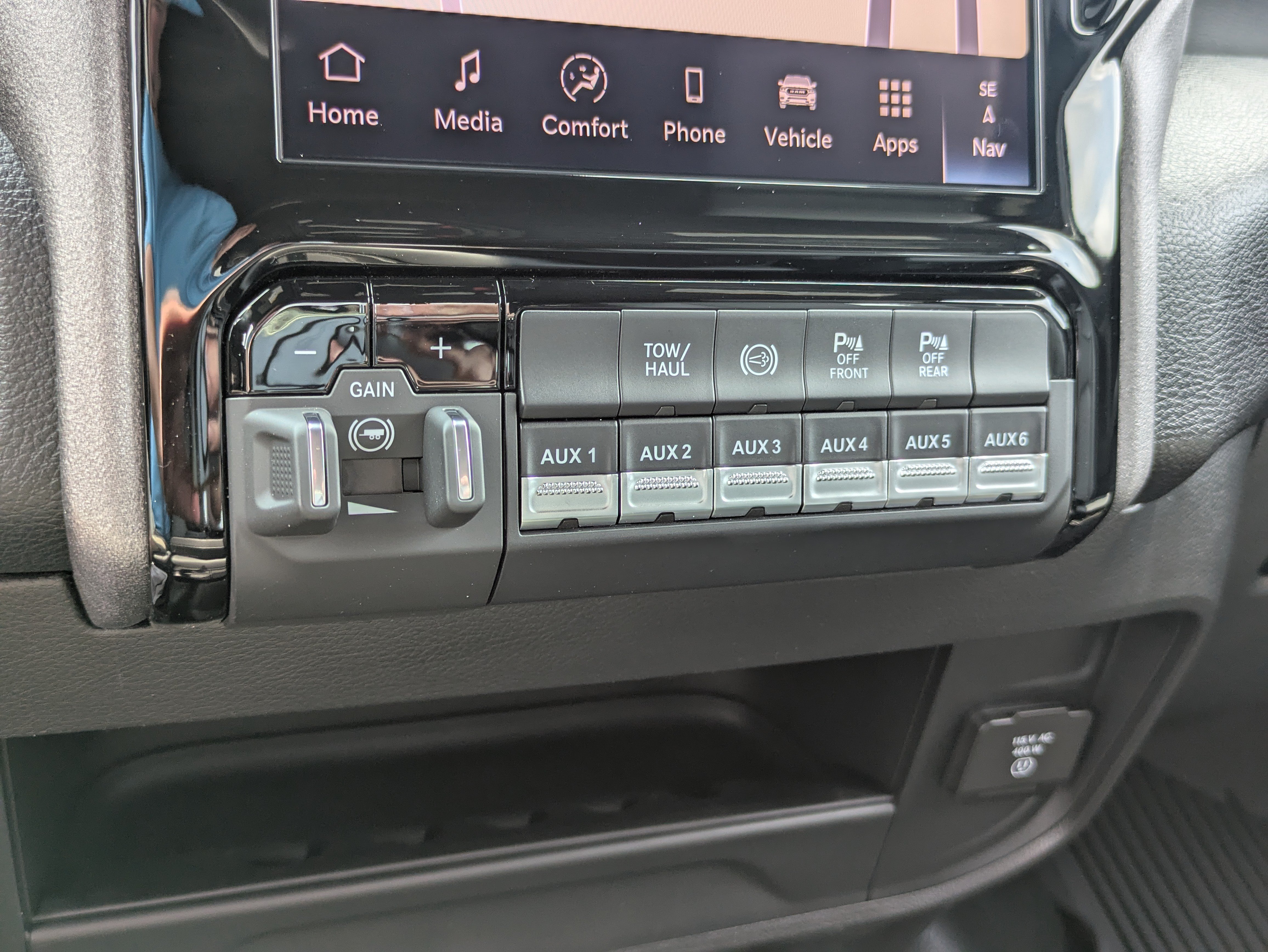 New 2026 RAM 3500 Tradesman AWD/4WD image 14
