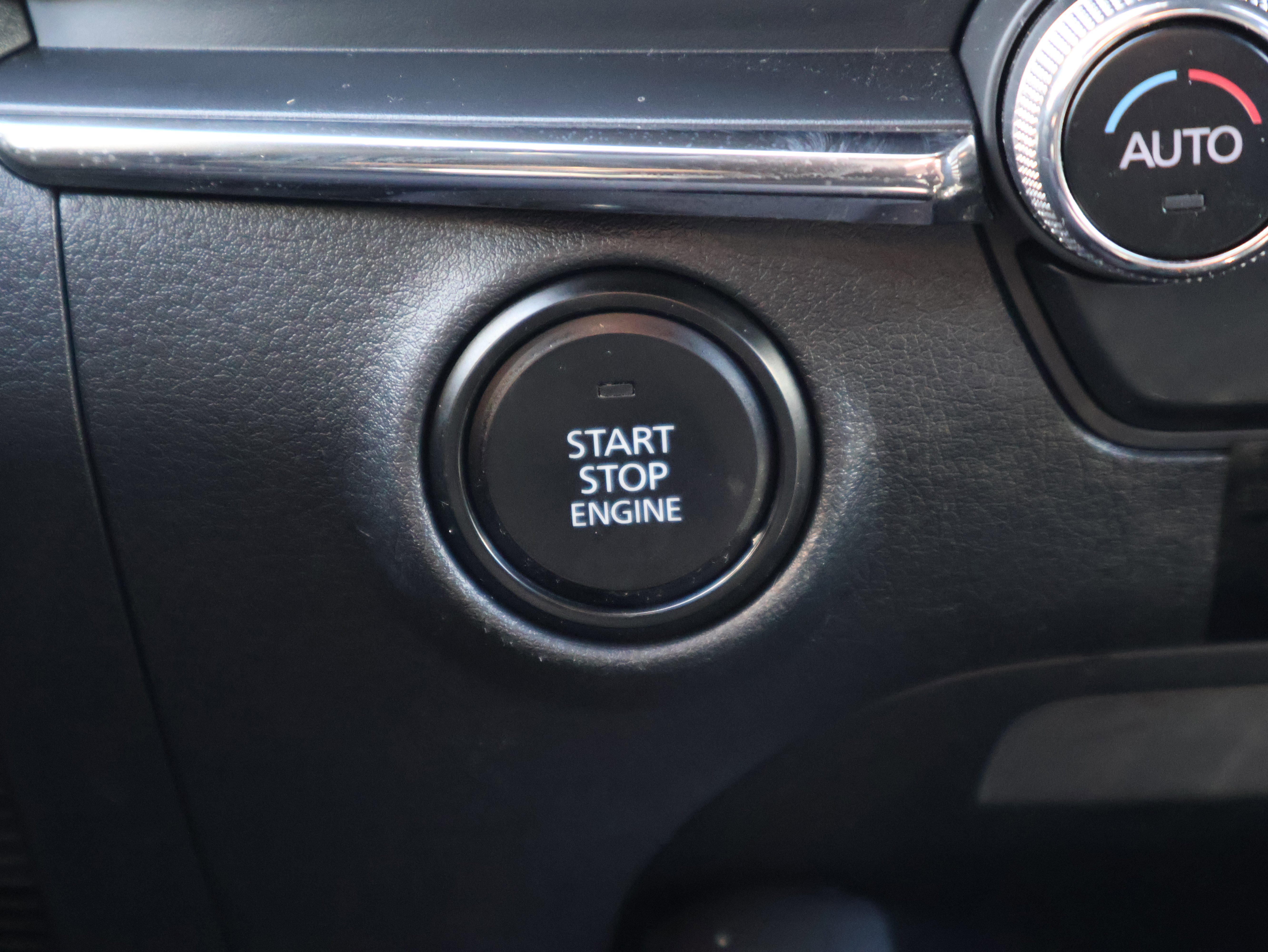 Used 2019 MAZDA MAZDA3 Hatchback w/ Preferred Package image 29