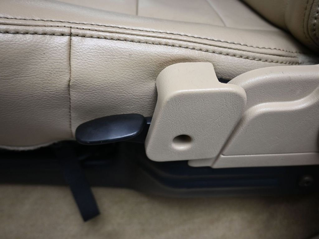 Used 2010 Ford F250 Lariat image 28