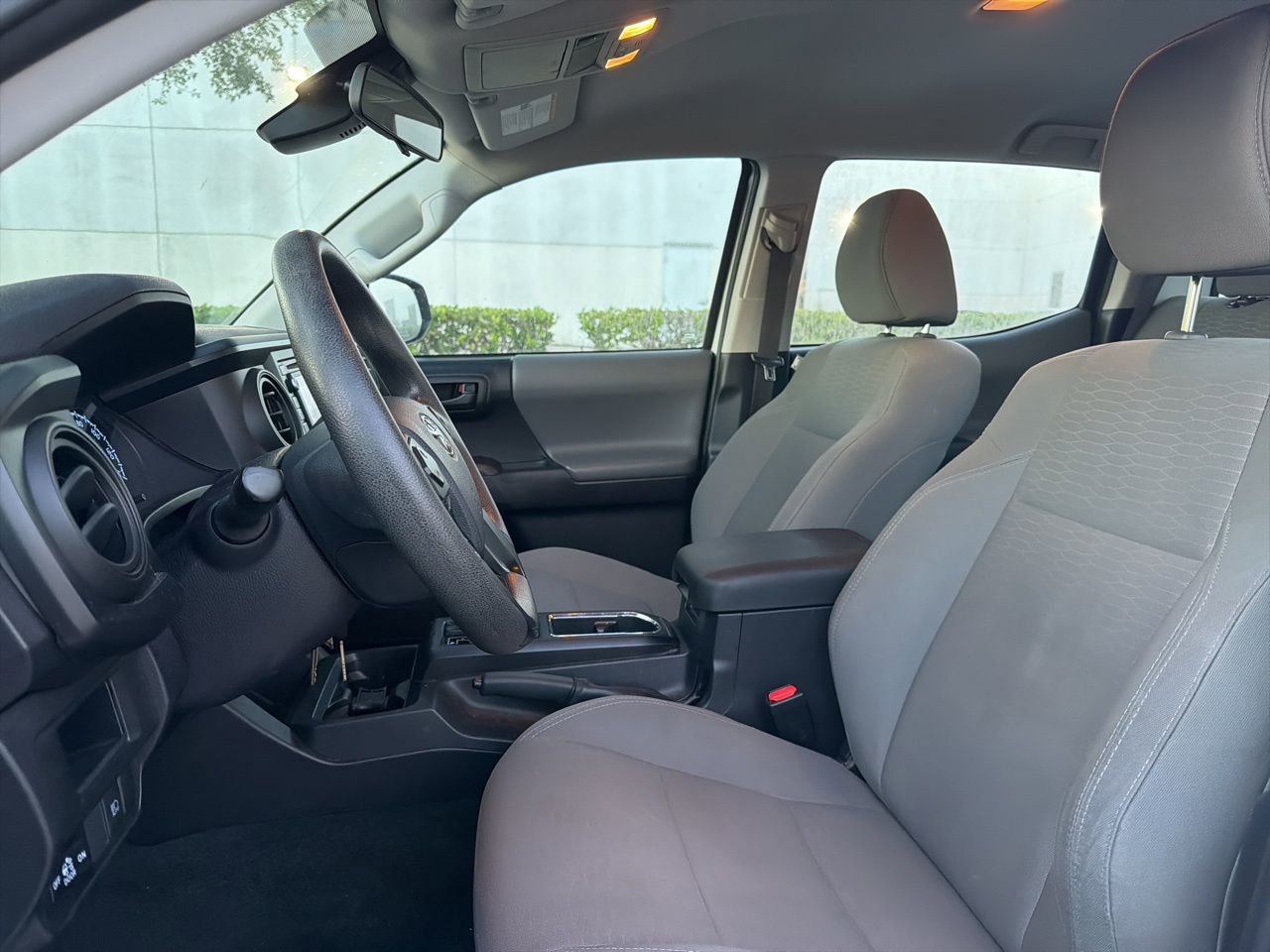Used 2018 Toyota Tacoma SR w/ SR Convenience Package RWD image 9