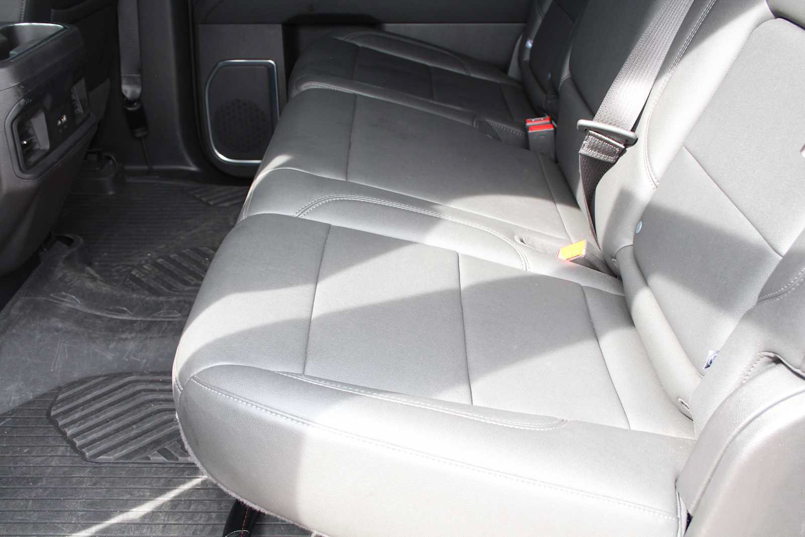 Used 2024 Chevrolet Silverado 1500 LT Trail Boss w/ Convenience Package II AWD/4WD image 27