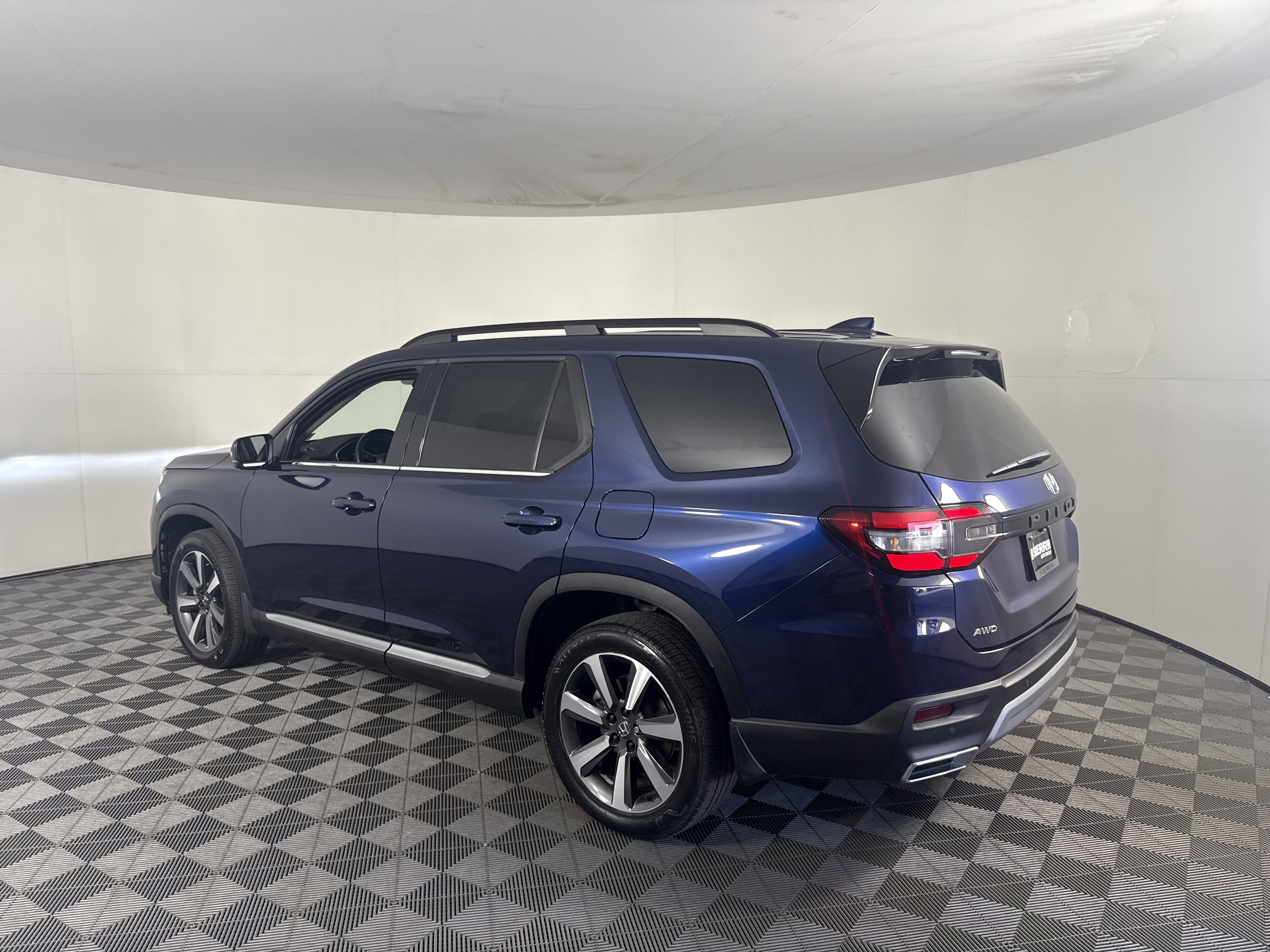 Certified 2023 Honda Pilot Touring image 6
