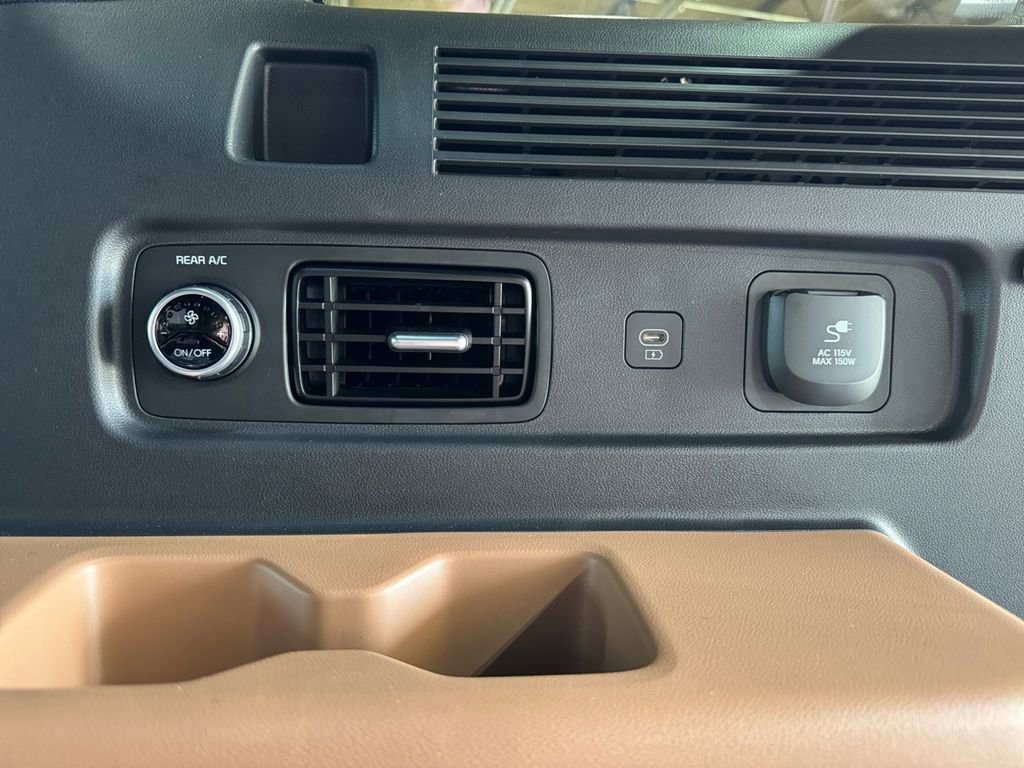 Used 2024 Hyundai Santa Fe Limited image 33