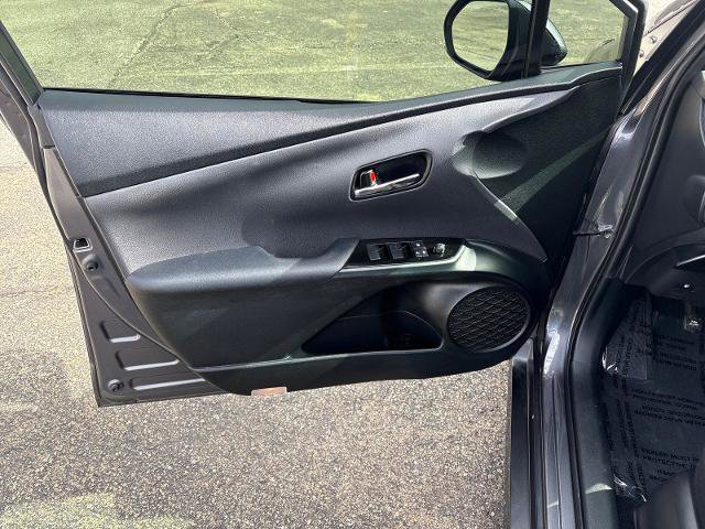 Used 2022 Toyota Prius L Eco image 10