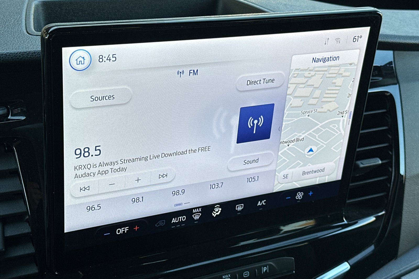 Used 2024 Ford Transit 350 XLT image 16