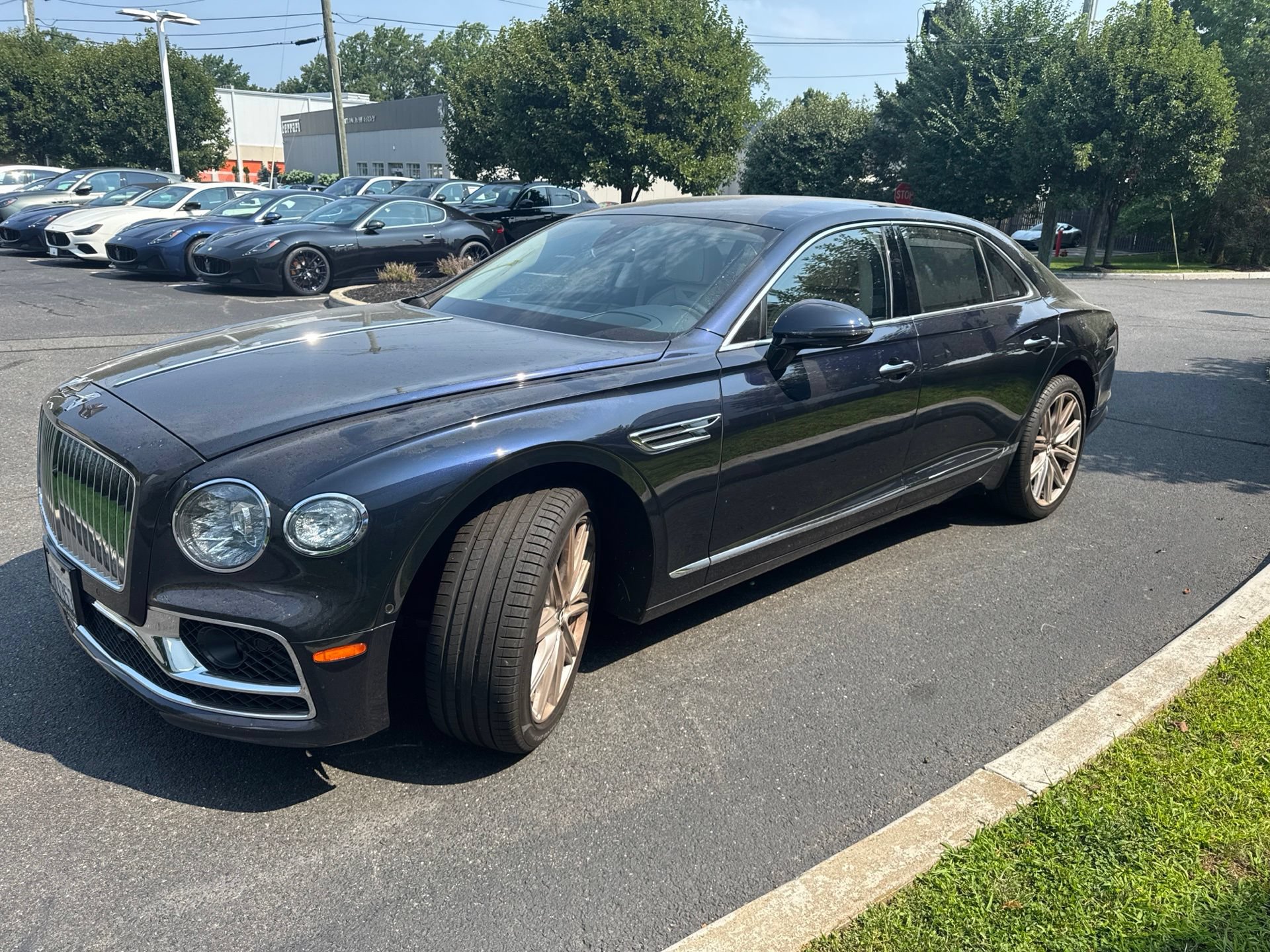 Certified 2023 Bentley Flying Spur V8 AWD/4WD image 4