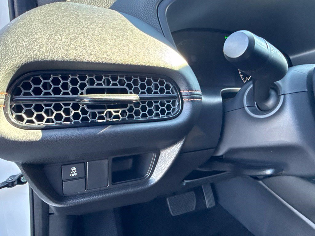 Certified 2025 Honda HR-V Sport image 21