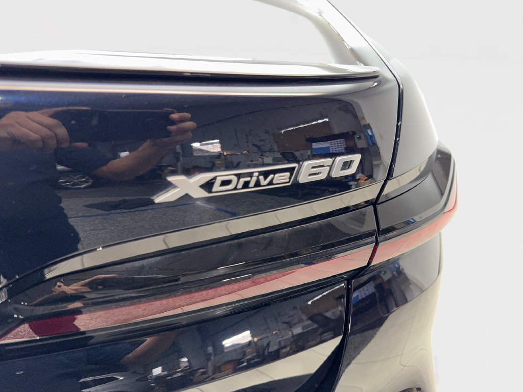 Used 2024 BMW i7 xDrive60 w/ Executive Package AWD/4WD image 26