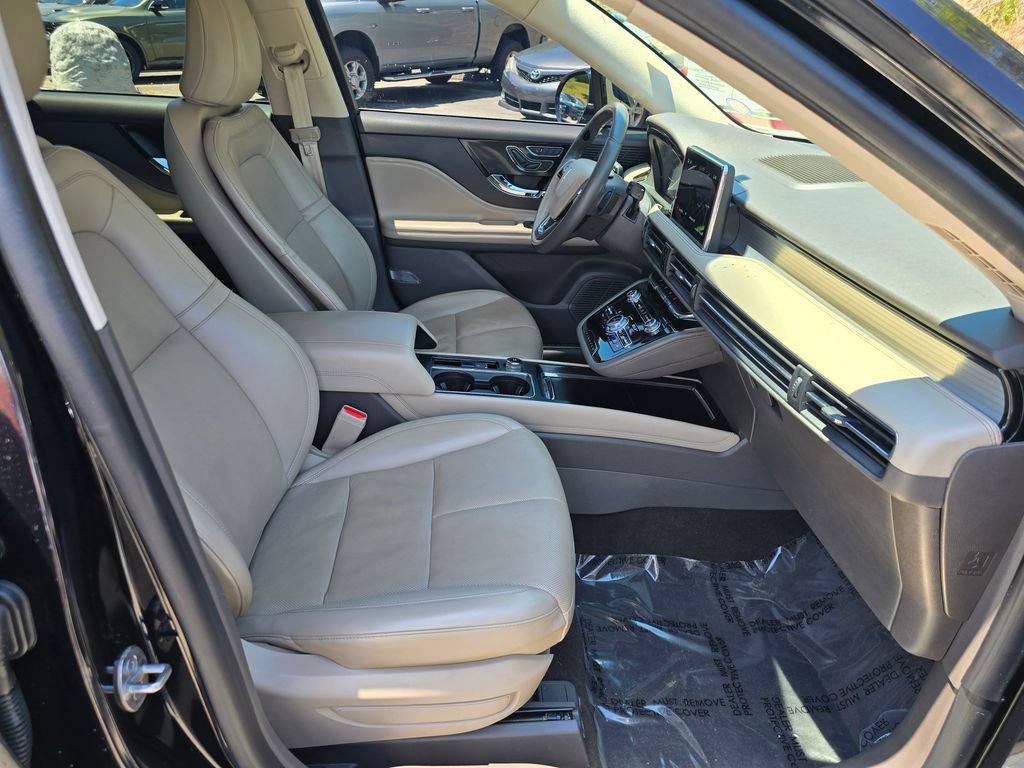 Used 2022 Lincoln Corsair FWD w/ Premium Package image 28