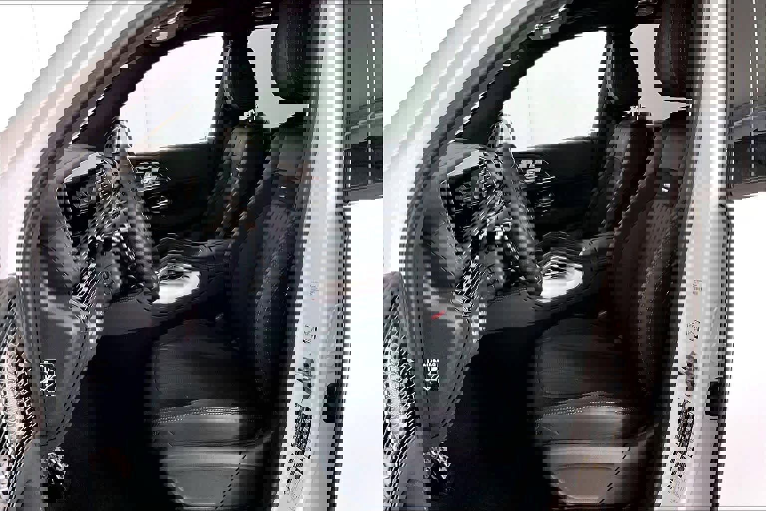 Used 2025 Mercedes-Benz GLS 63 AMG 4MATIC image 9