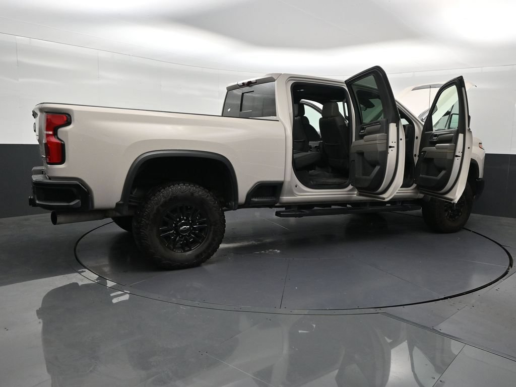 Used 2026 Chevrolet Silverado 2500 ZR2 AWD/4WD image 32