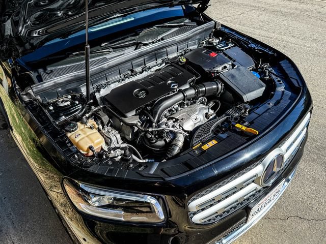 Used 2021 Mercedes-Benz GLB 250 w/ Premium Package image 12