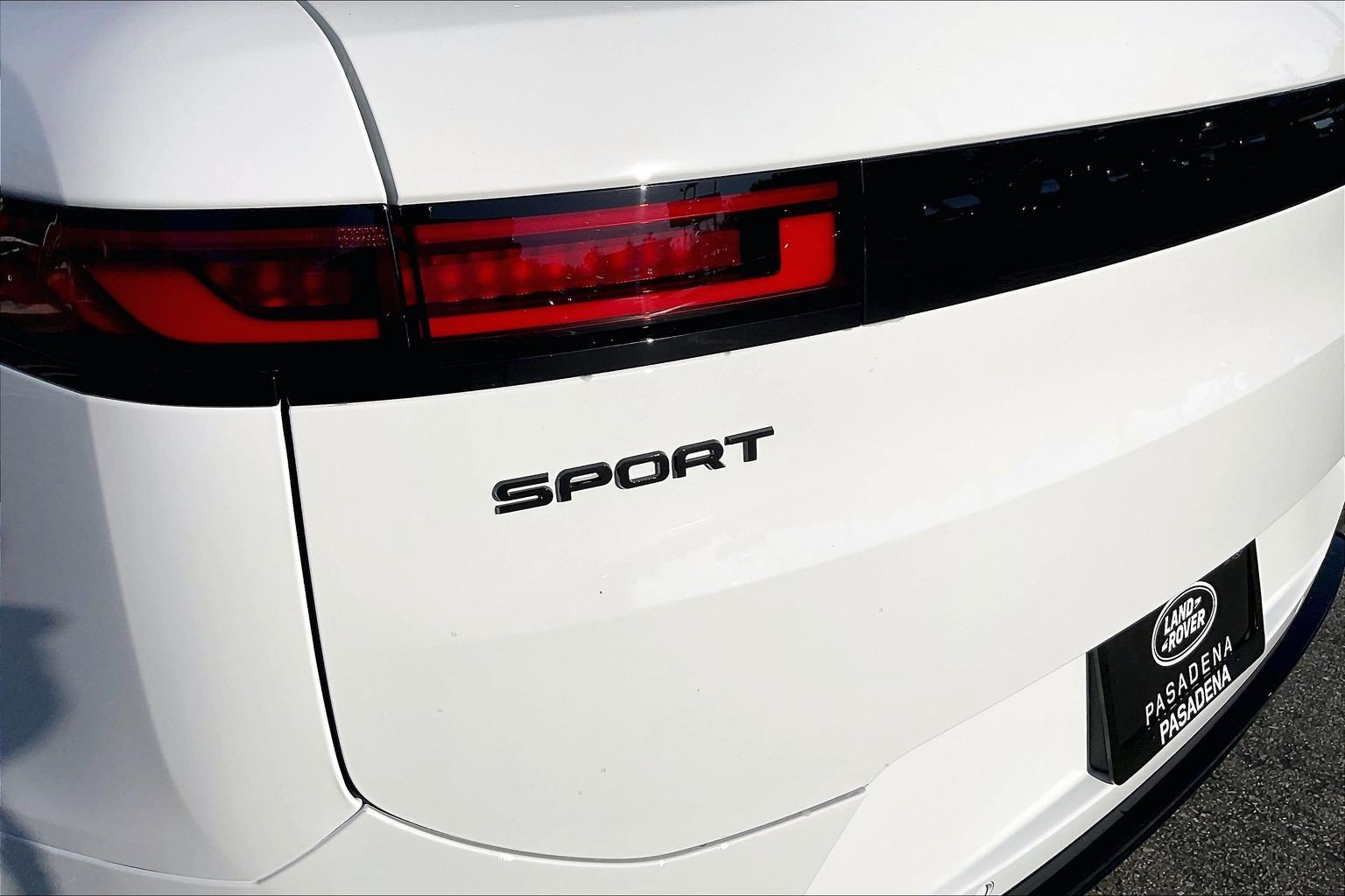 New 2026 Land Rover Range Rover Sport Dynamic SE AWD/4WD image 9